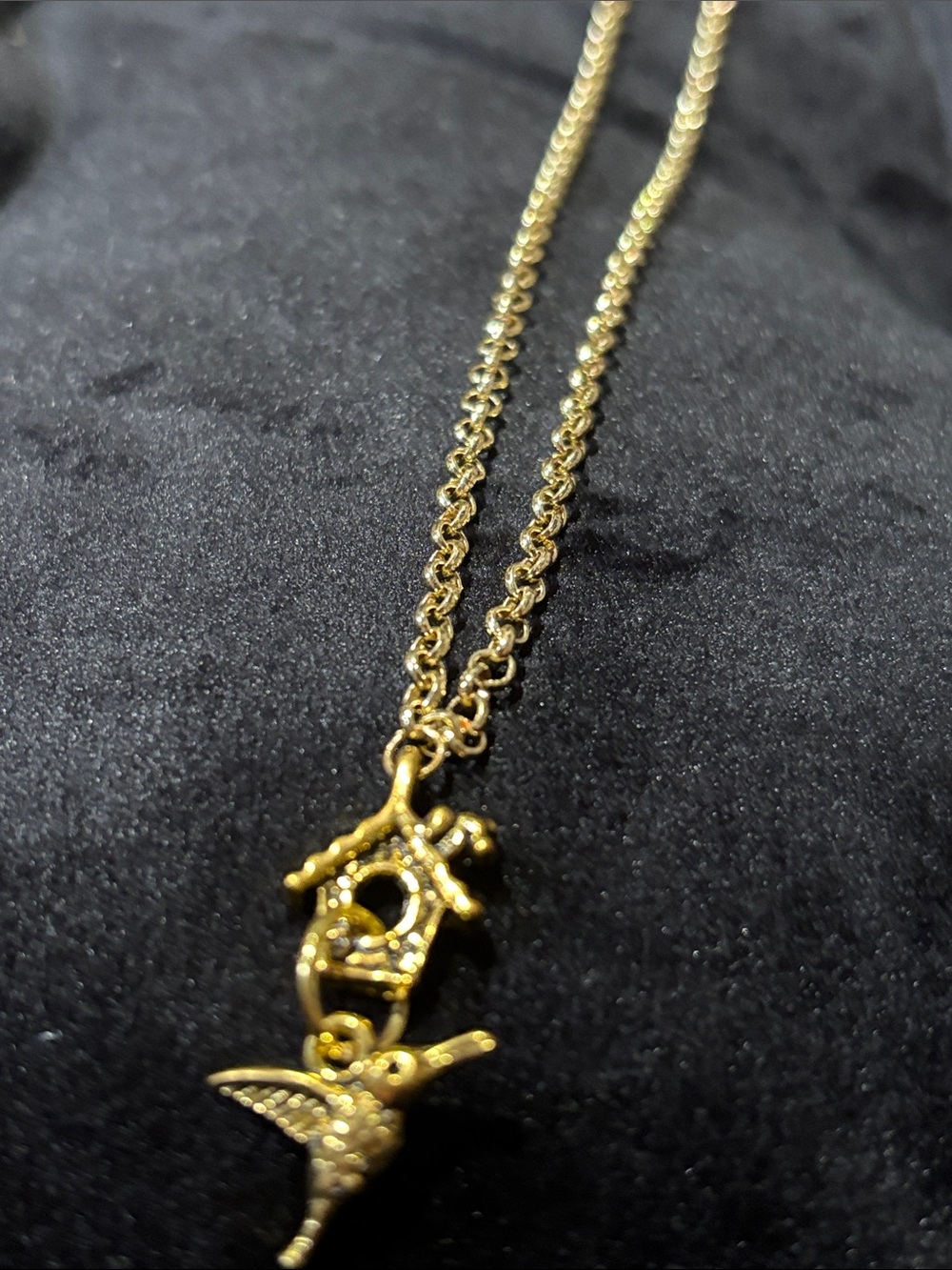 KB necklace gold tone hummingbird birdhouse
dainty‎ pendant necklace whimsical - Picture 3 of 6